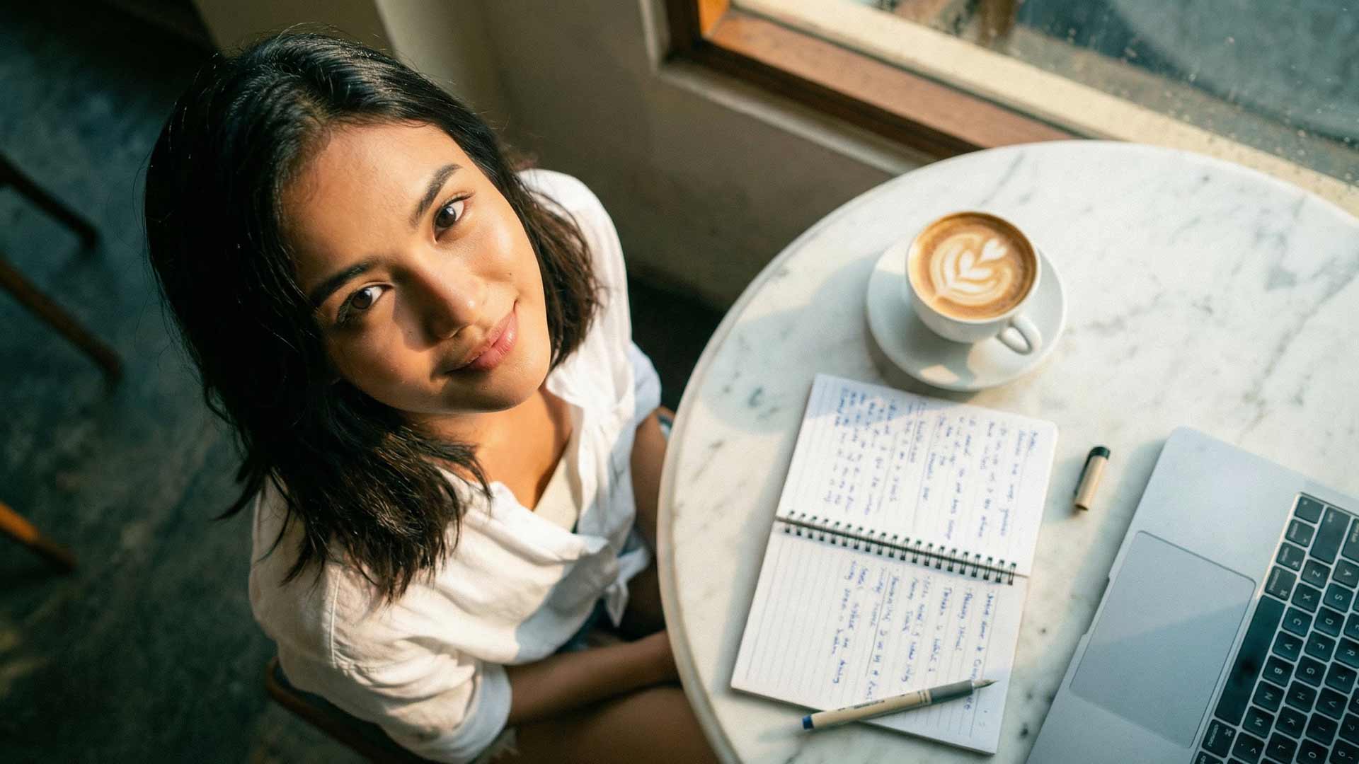 AI strategist drawing process flowchart for business automation in Phuket